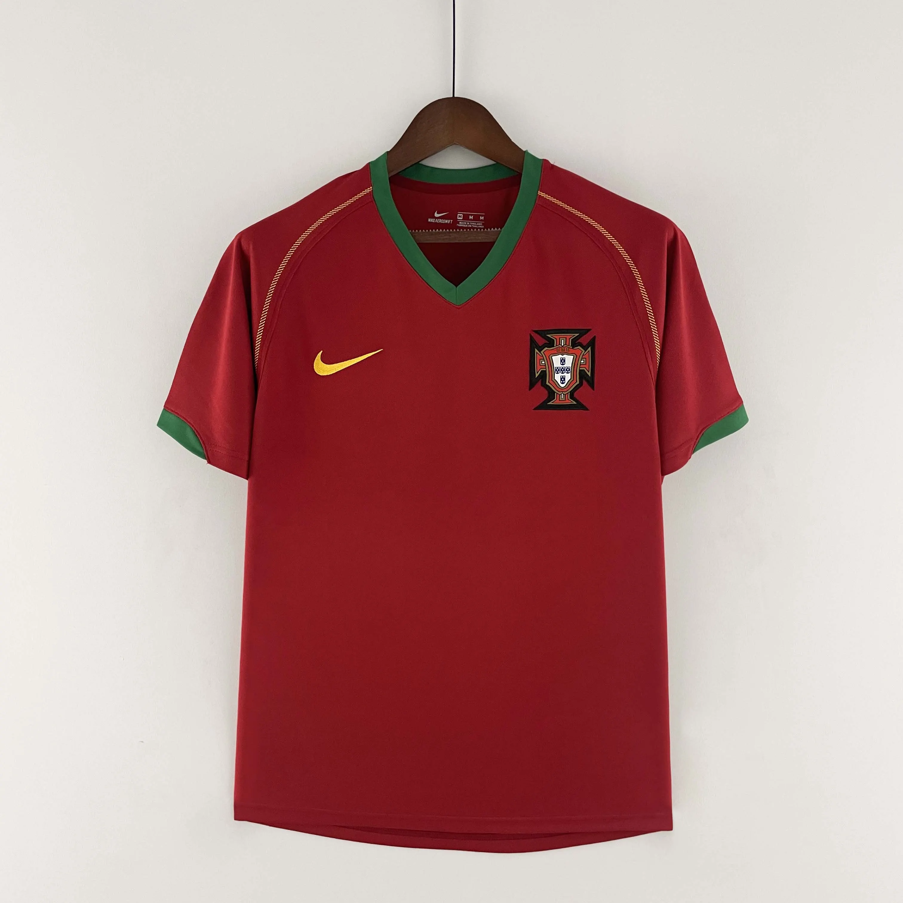 2006 Retro Portekiz İç saha Futbol forması 1:1 Tayland kalitesi