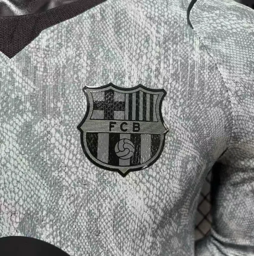 2026/2027 Manches longues Version joueur Barcelona Gardien Maillot de football Qualité thaï 1:1 – Image 5