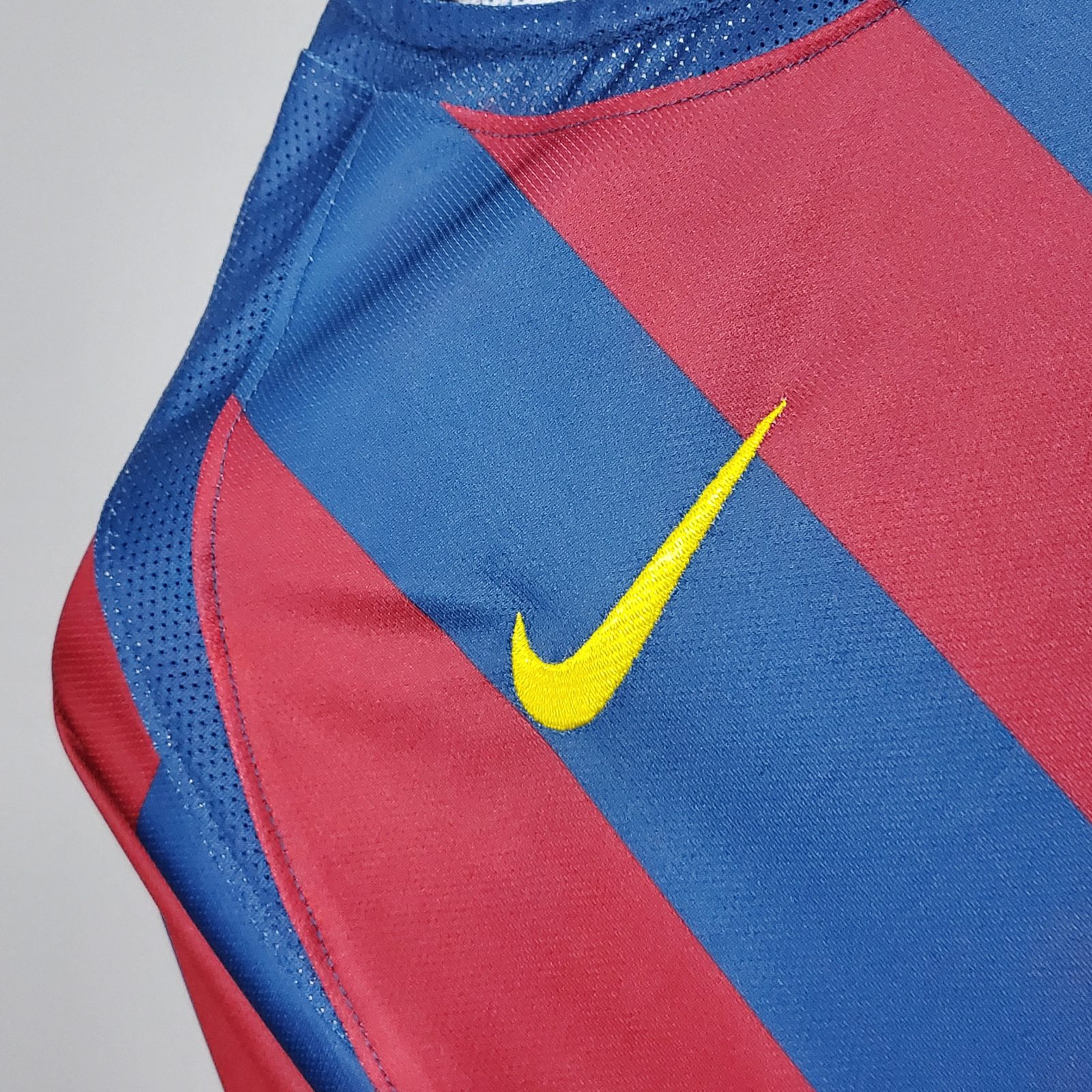 2005/2006 Retro Barcelona Home Football Shirt UEFA Champions League 1:1 Thai Quality - Image 4