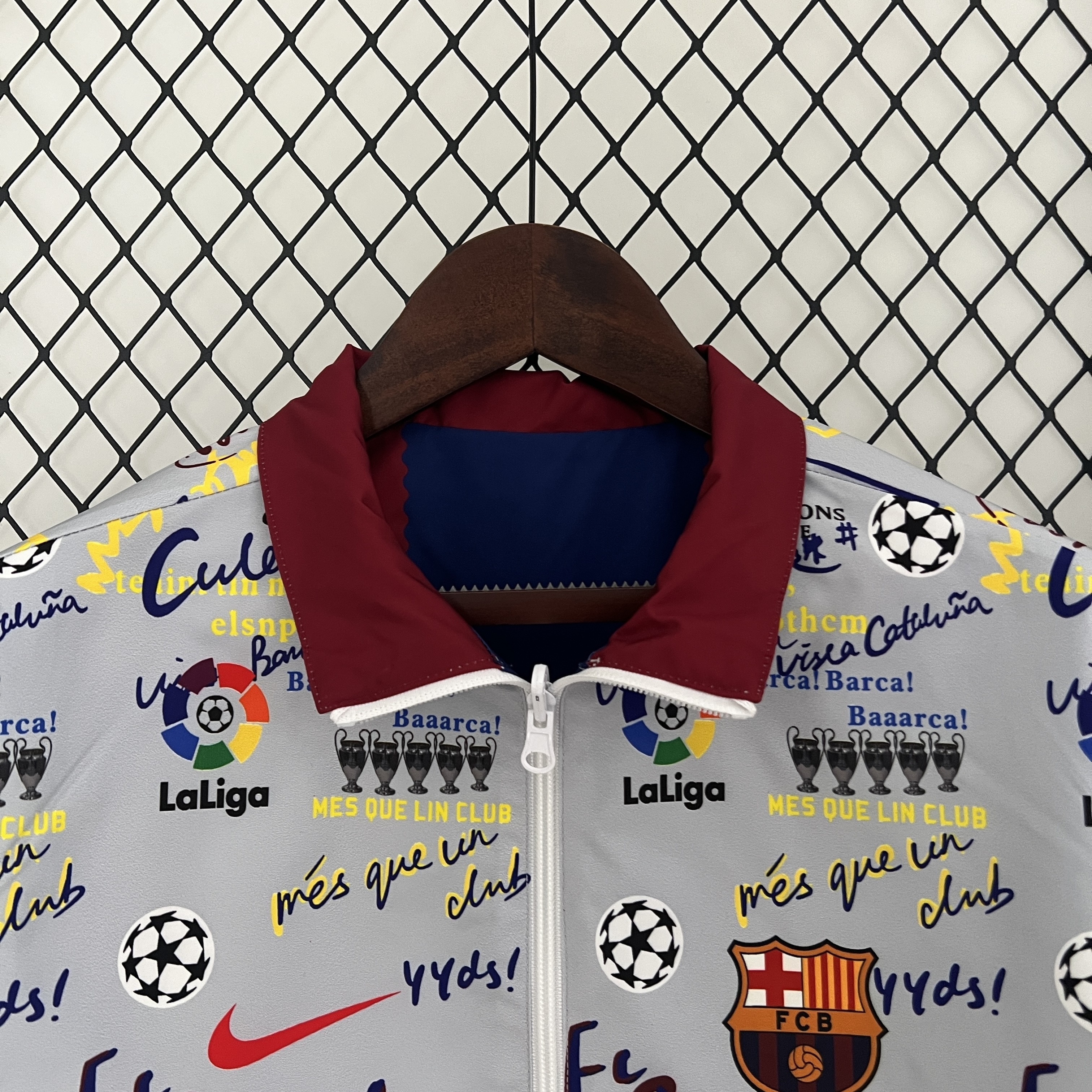 2025/2026 Barcelona Réversible Coupe-vent Maillot de football Qualité thaï 1:1 04 – Image 4