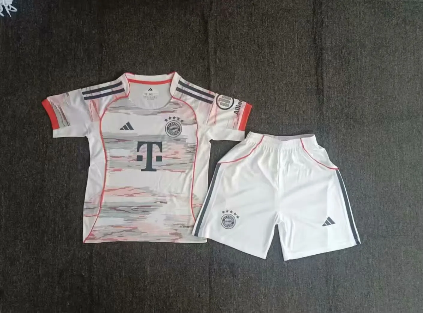 2025/2026 Bayern Munich Away Football Jersey 1:1 Thai Quality Kids Size