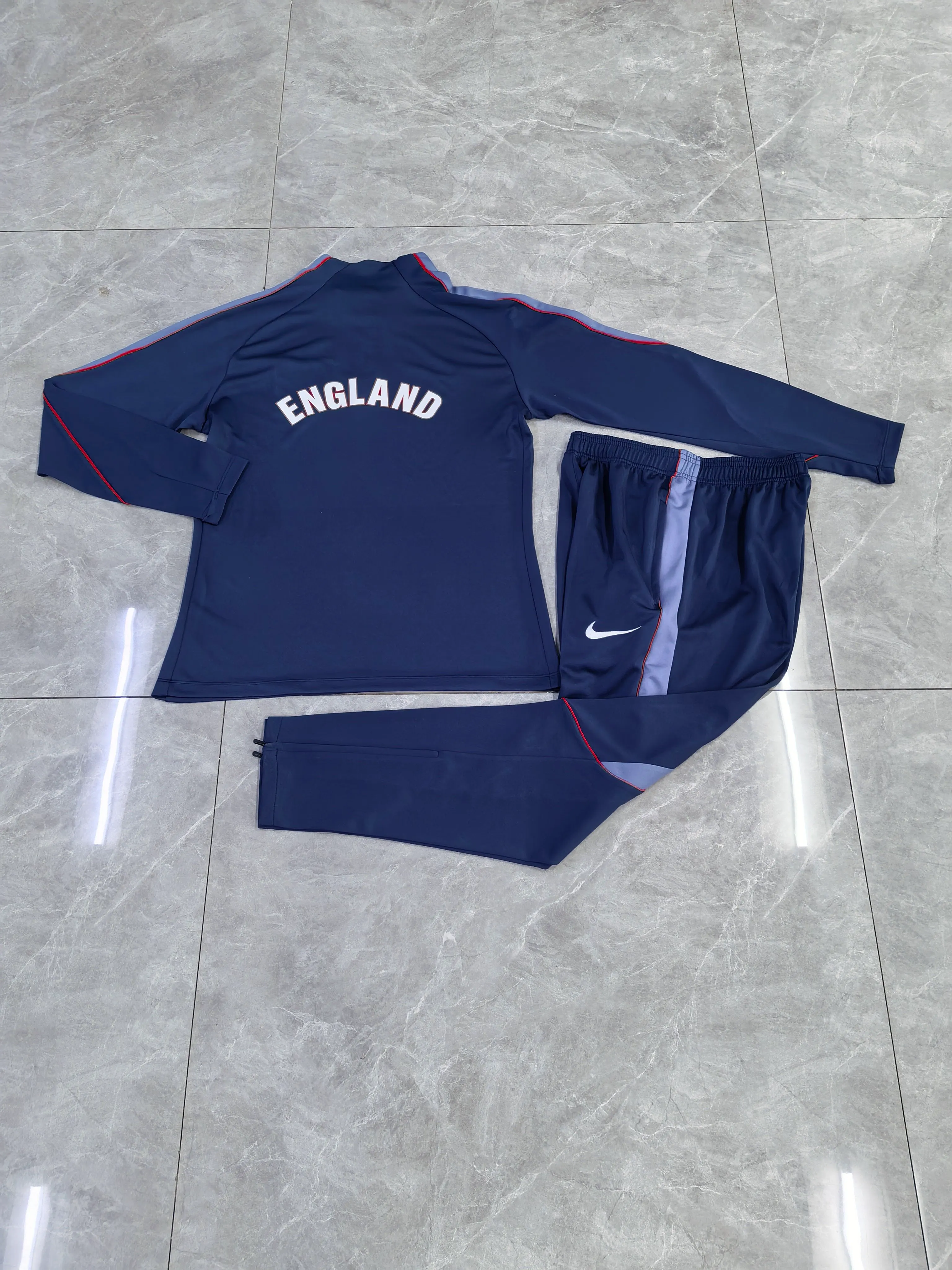 2026/2027 Angleterre Survêtement demi-zip Royal Bleu Maillot de football Qualité thaï 1:1 Ensemble – Image 4