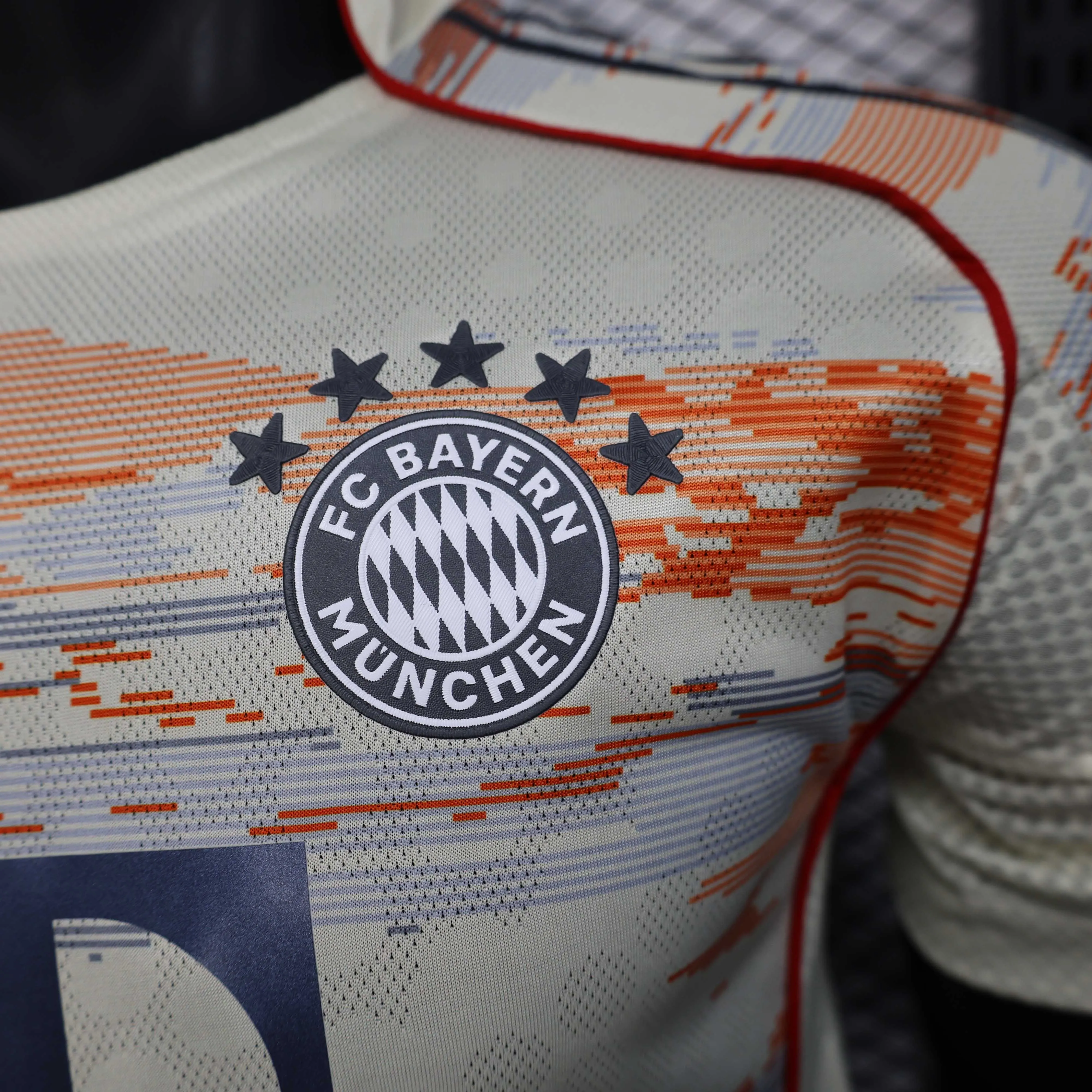 2025/2026 Version joueur Bayern Munich Extérieur Maillot de football Qualité thaï 1:1 – Image 5