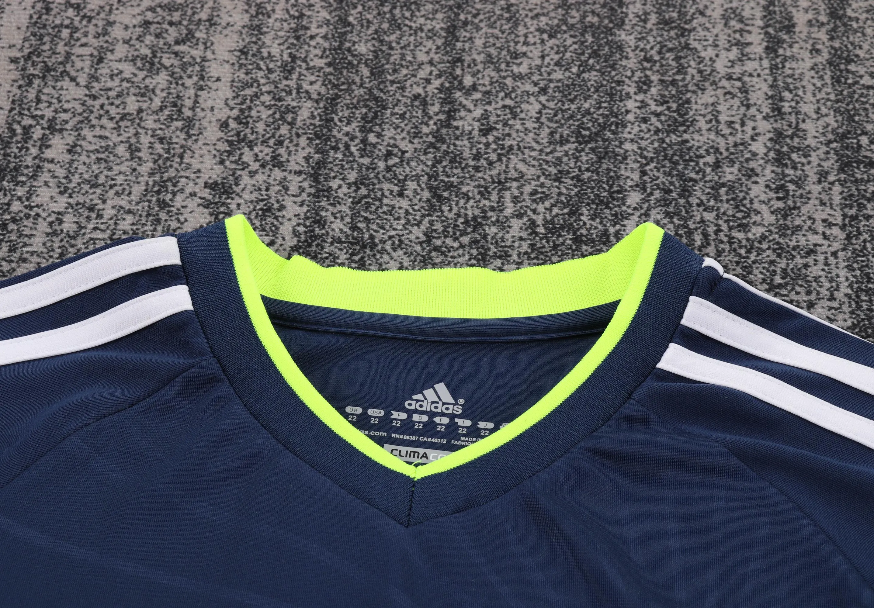2010-2011 Retro Real Madrid Visitante Camiseta de fútbol Calidad tailandesa 1:1 Talla infantil - Imagen 3
