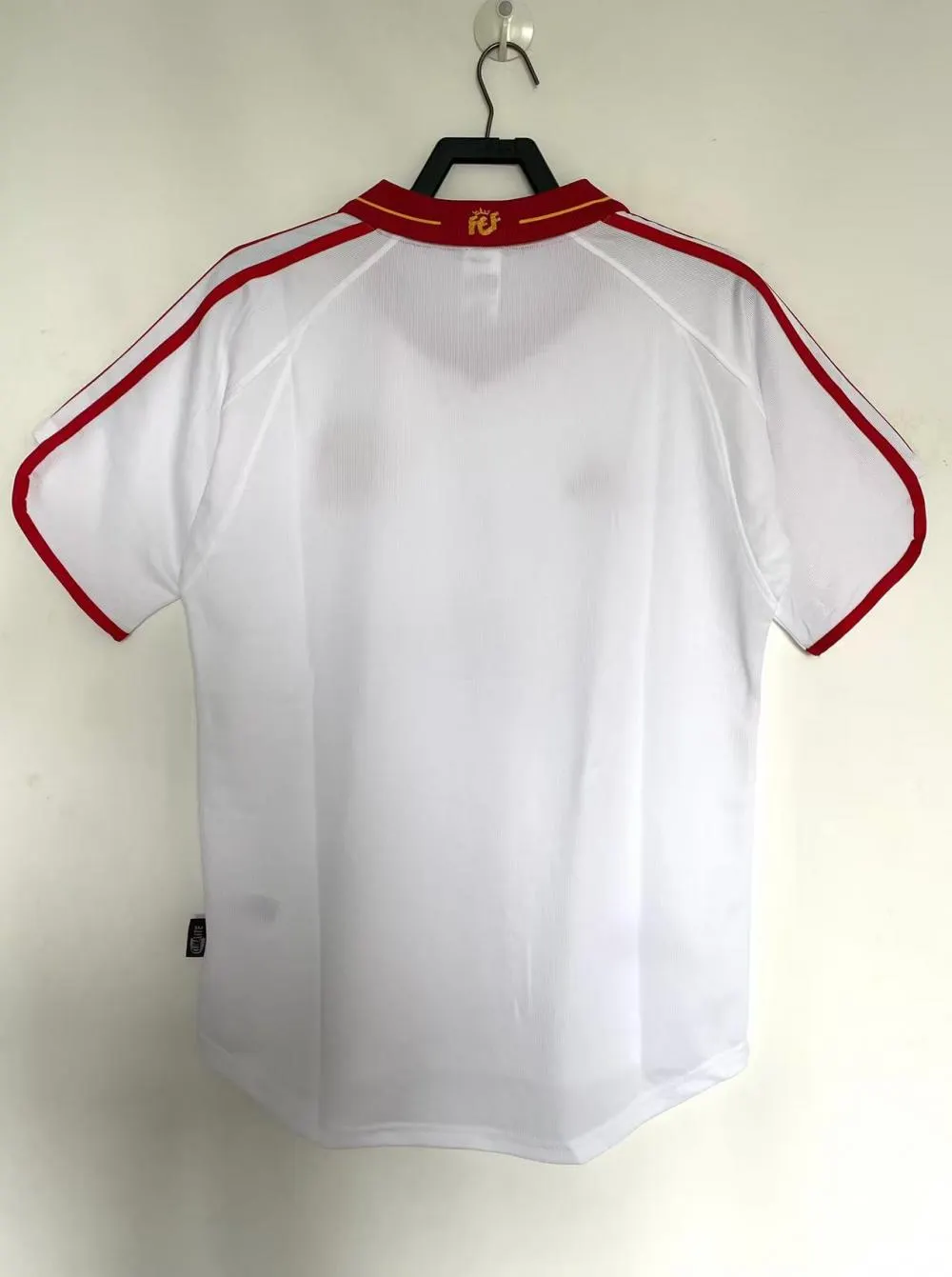 2000 Retro Spain Away Soccer Shirt 1:1 Thai Quality - Image 2
