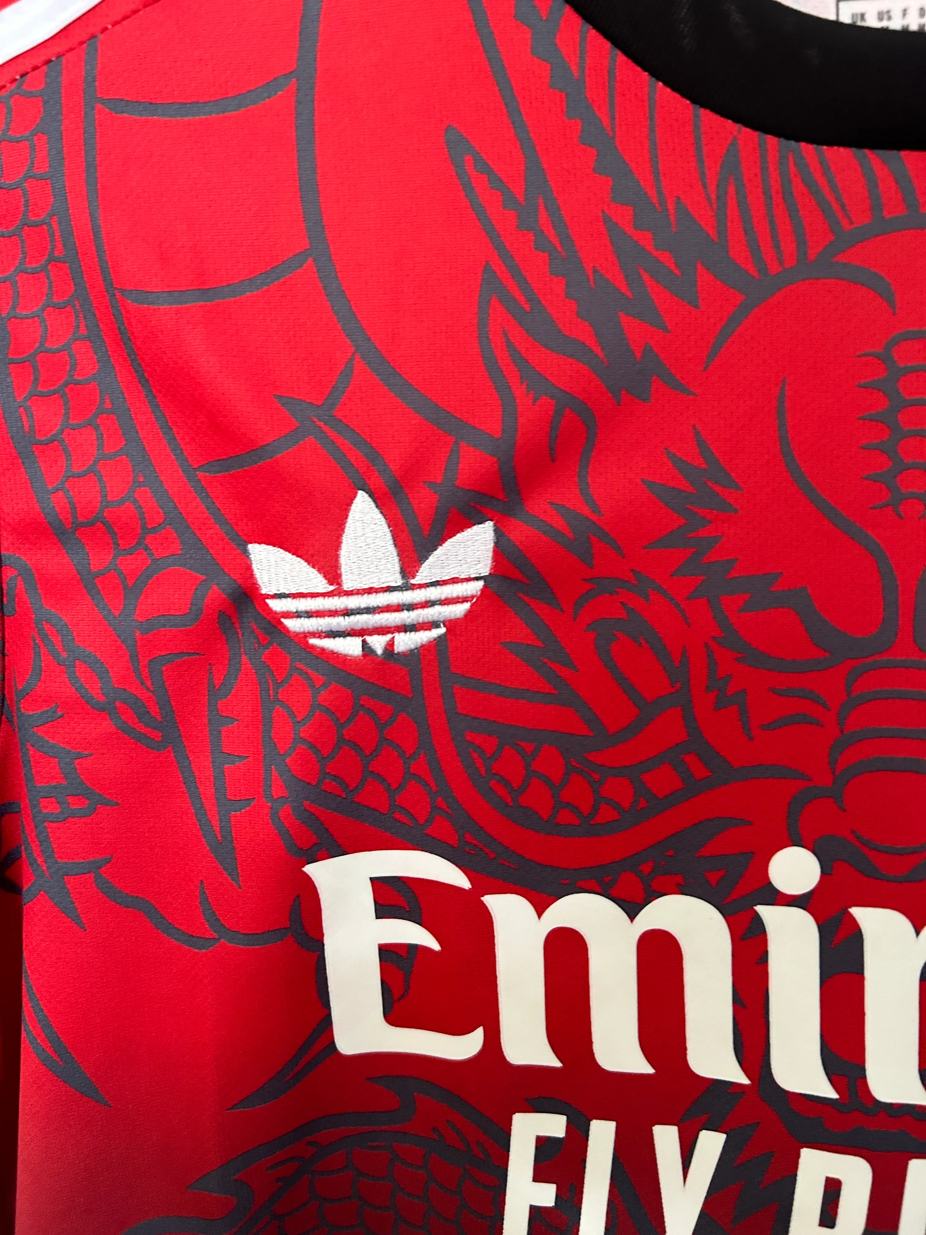 2025/2026 Real Madrid Dragon Red Special Edition Football Jersey 1:1 Thai Quality - Image 4