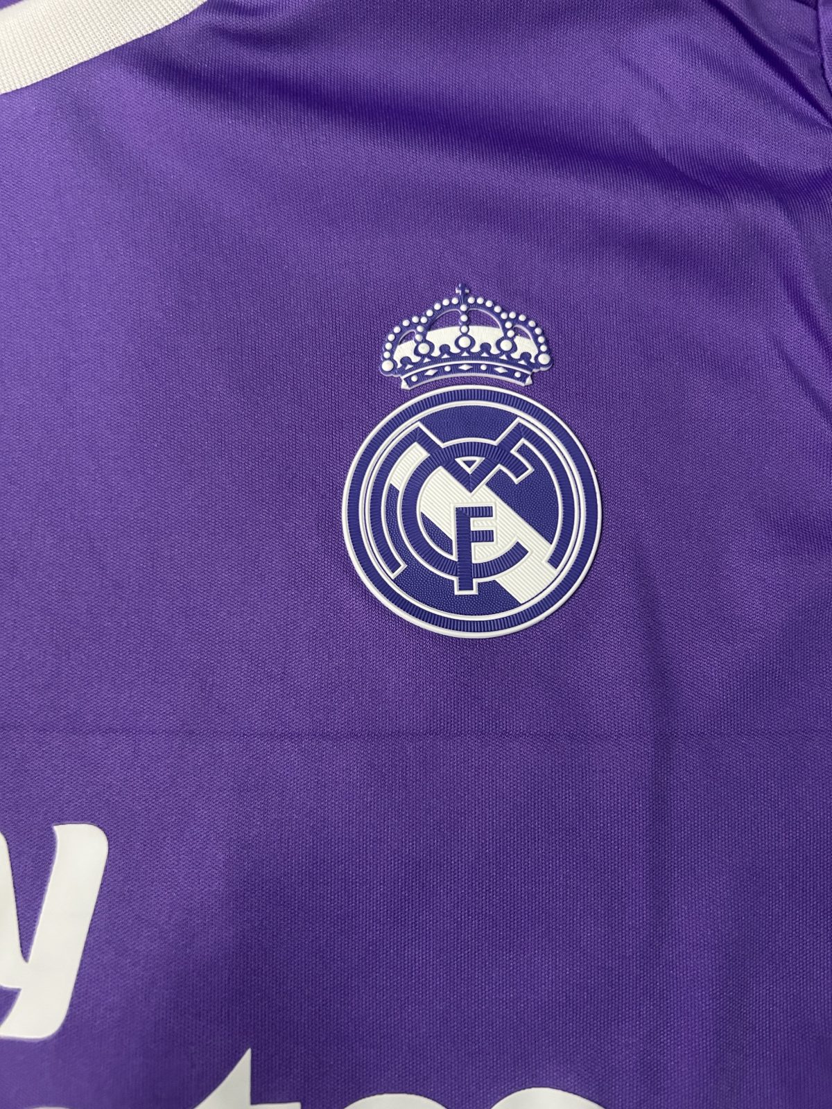 2016/2017 Rétro Manches longues Real Madrid Extérieur Maillot de football Qualité thaï 1:1 Taille enfant – Image 6