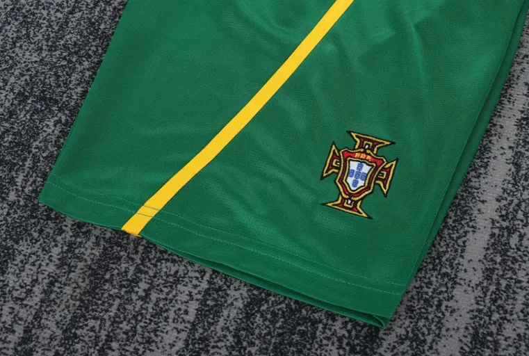 2000 Retro Portogallo Casa Maglia da calcio Qualità thai 1:1 Taglia bambino - immagine 9