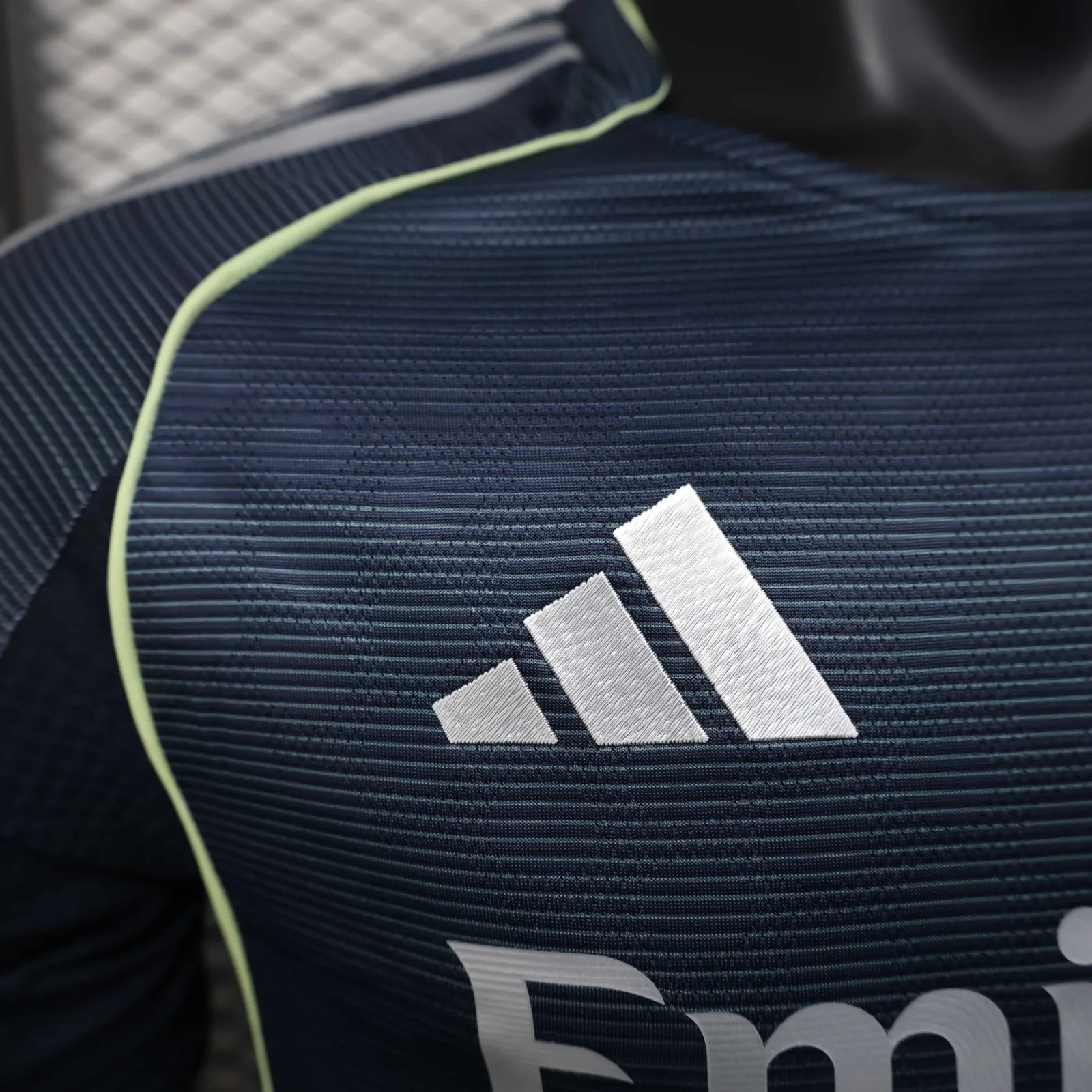 2025/2026 Oyuncu versiyonu Real Madrid Deplasman Futbol forması 1:1 Tayland kalitesi - Görsel 5
