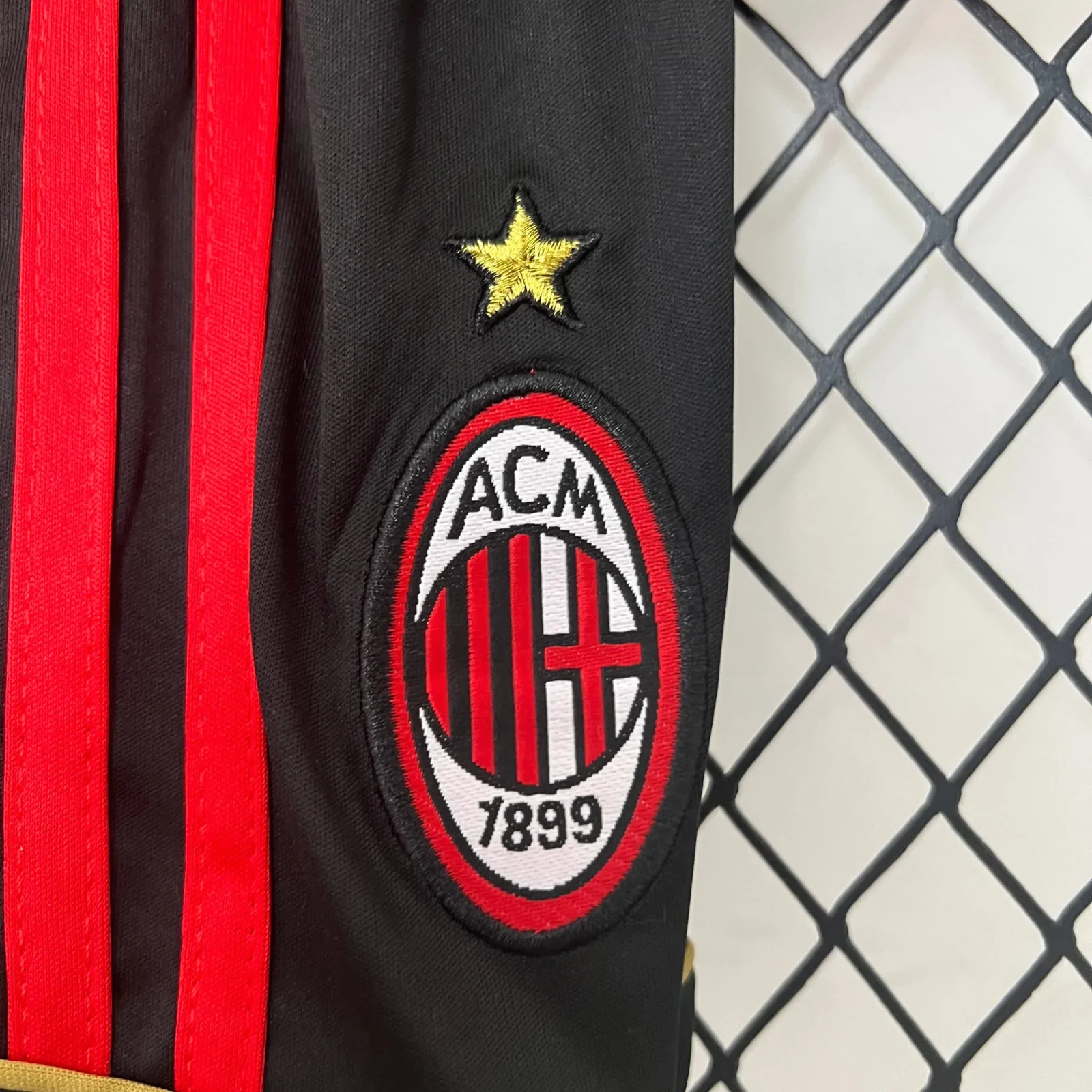 2006/2007 Ретро AC Milan Домашняя Футбольная футболка Тайское качество 1:1 Детский размер — изображение 6