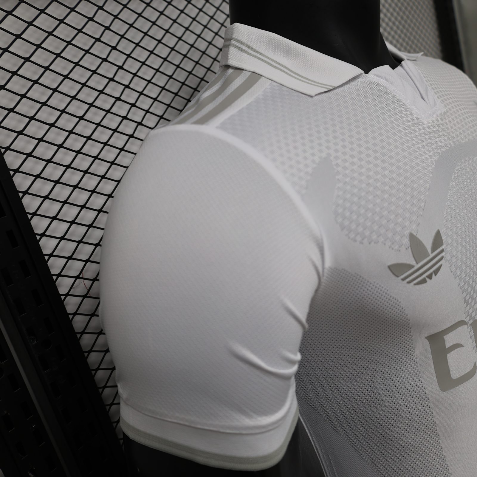 2026/2027 Spielerversion Real Madrid 125th Jubiläumsedition Weiß Fußballtrikot 1:1 Thai-Qualität – Bild 4