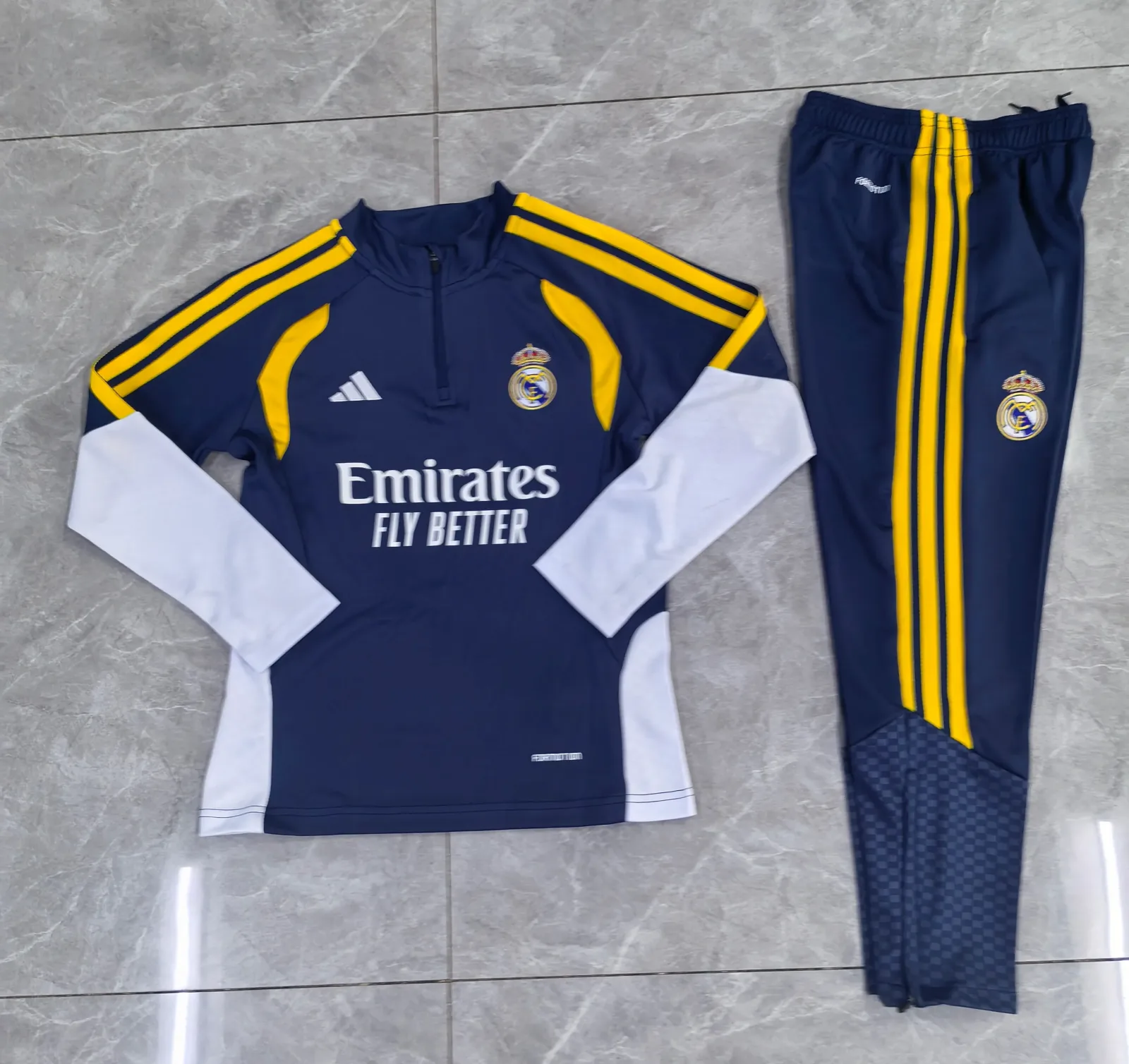 2026/2027 Real Madrid Blau Halbreißverschluss-Trainingsanzug Royal Blau Fußballtrikot 1:1 Thai-Qualität Set – Bild 4