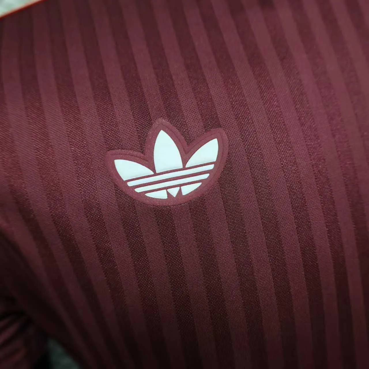 2025/2026 Oyuncu versiyonu Bayern Munich Özel sürüm Futbol forması 1:1 Tayland kalitesi - Görsel 4