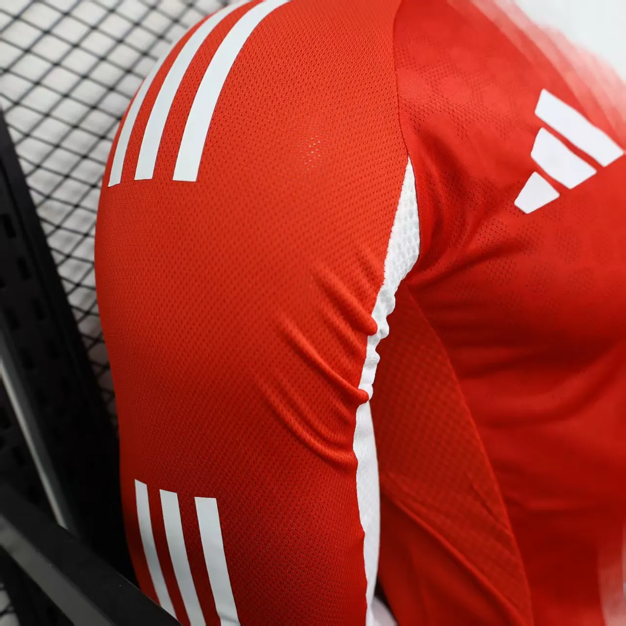 2025-2026 Mangas largas Versión jugador Bayern Munich Local Camiseta de fútbol Calidad tailandesa 1:1 - Imagen 5
